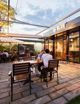 Cafe ngoài trời