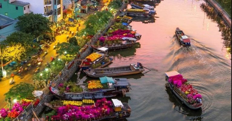 Hình ảnh Lễ hội Sông nước TP.HCM lần thứ nhất năm 2023.
