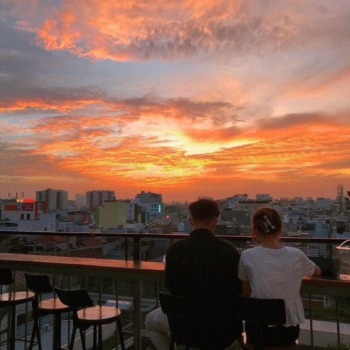 Nơi hẹn hò lý tưởng của giới trẻ Sài thành (Ảnh: @changvangrooftop)