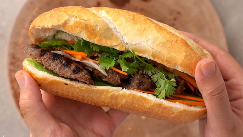 Bánh mì được xem là món ăn quốc dân được nhiều người yêu thích